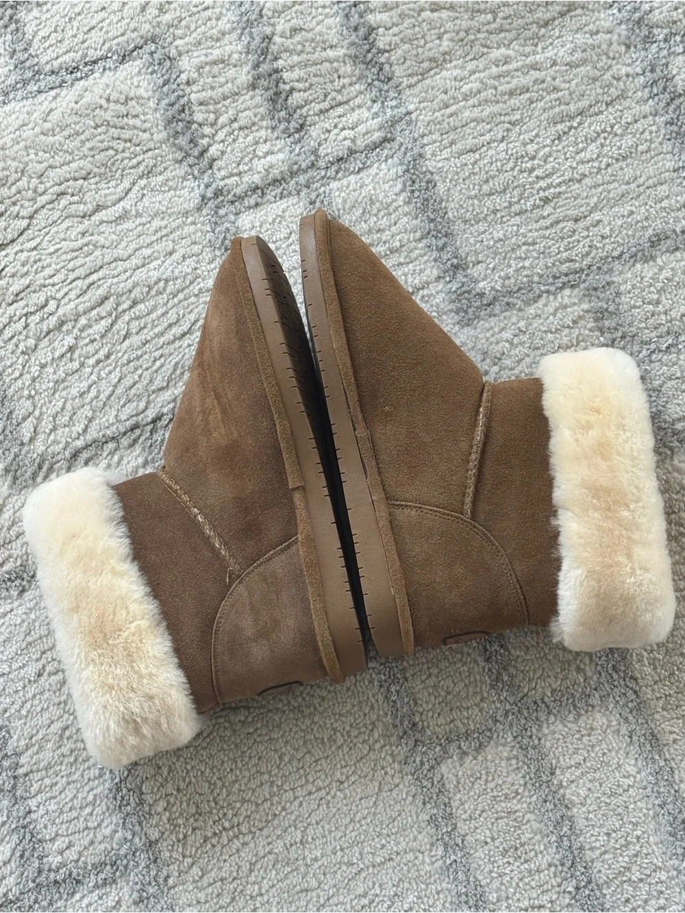 BEARPAW Abby Boots Hickory Suede Sheepskin Collar Buckle Size 11 like new